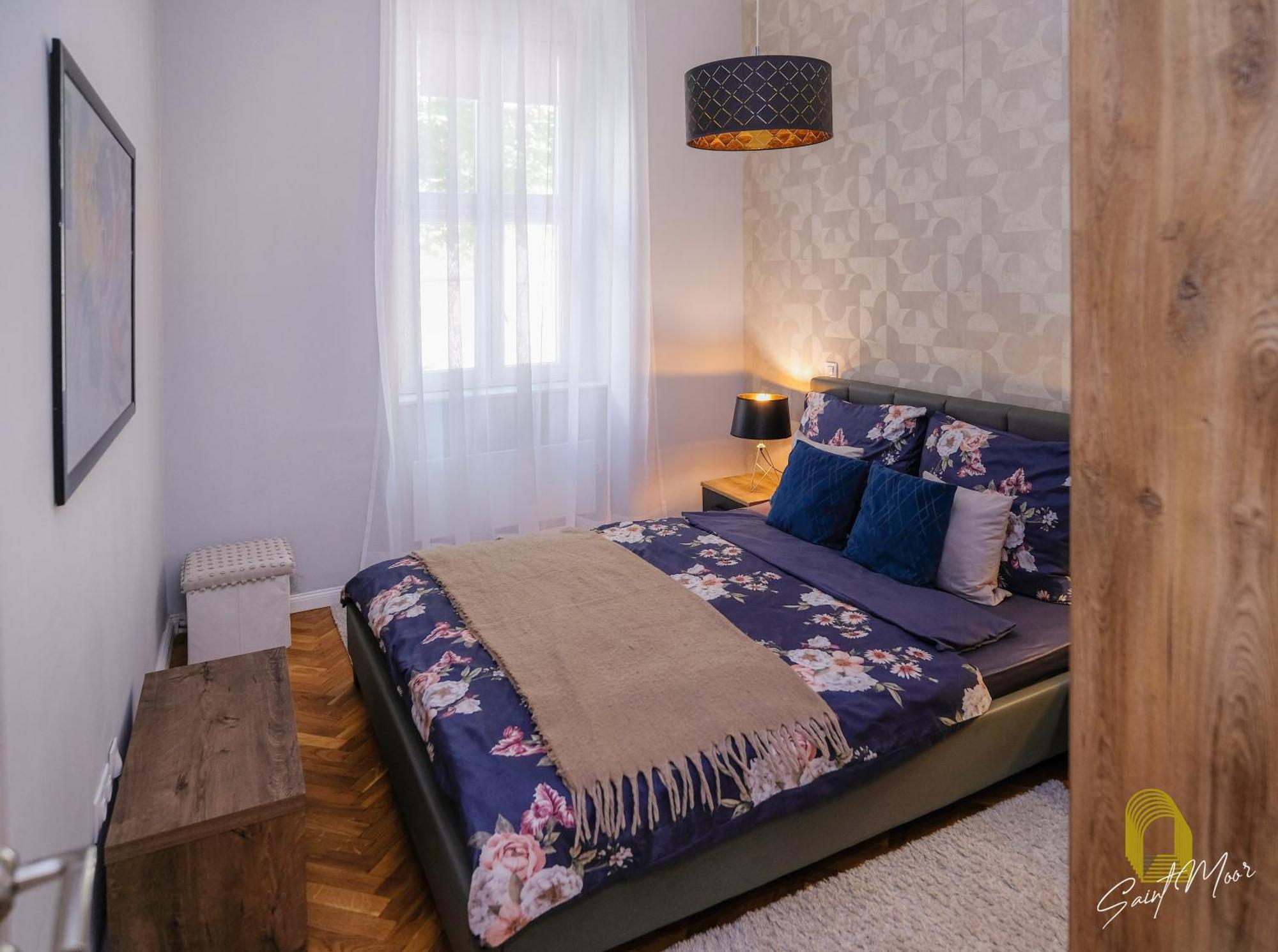Saint Moor Suite #1 Pécs Buitenkant foto